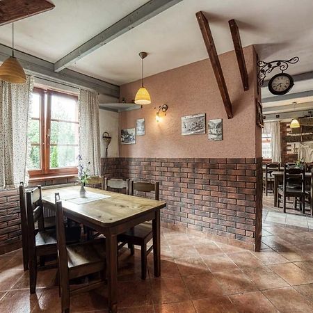 Penzion Jolla เจร์เวนี คลาชตอร์ ภายนอก รูปภาพ