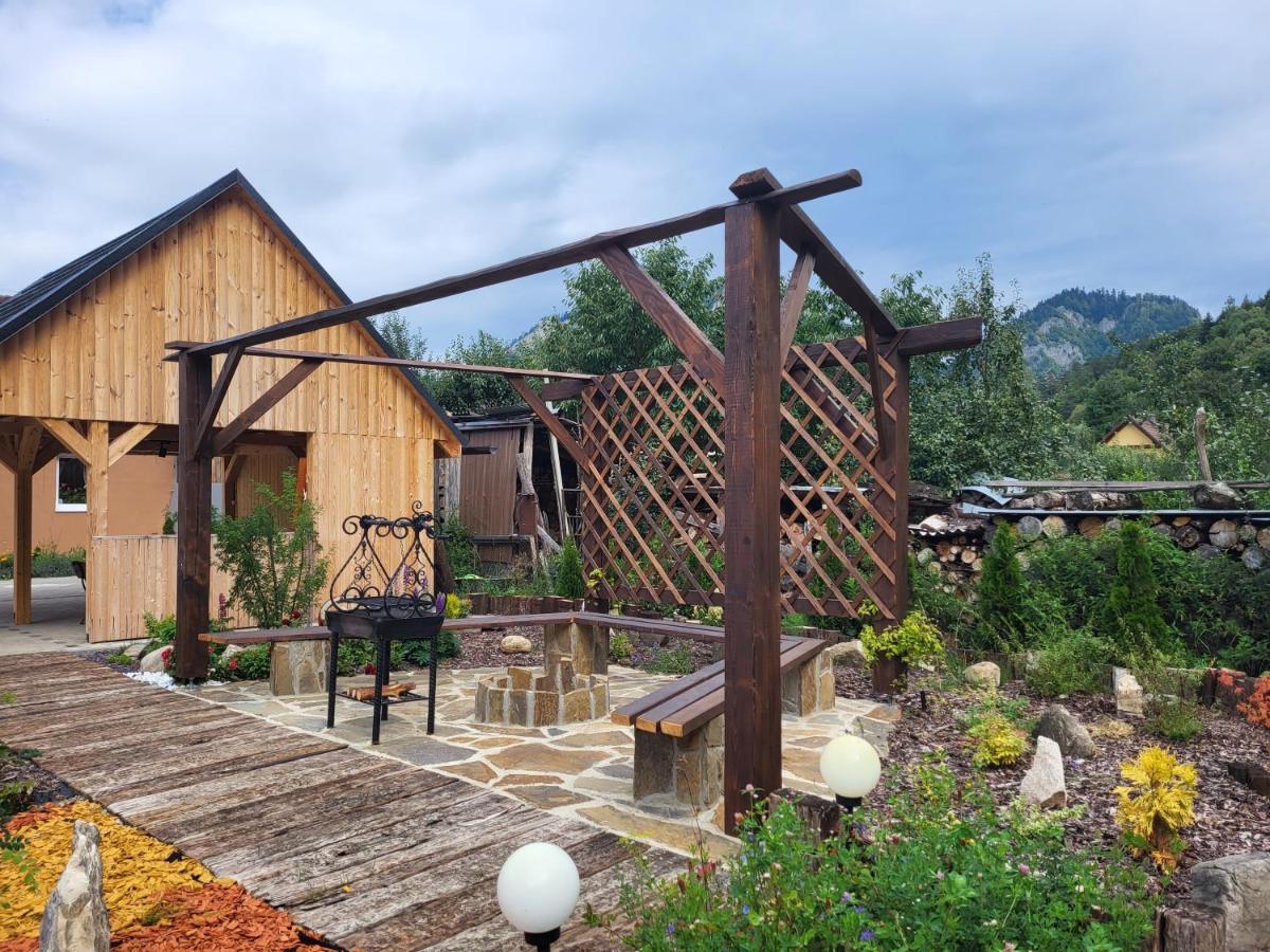 Penzion Jolla เจร์เวนี คลาชตอร์ ภายนอก รูปภาพ