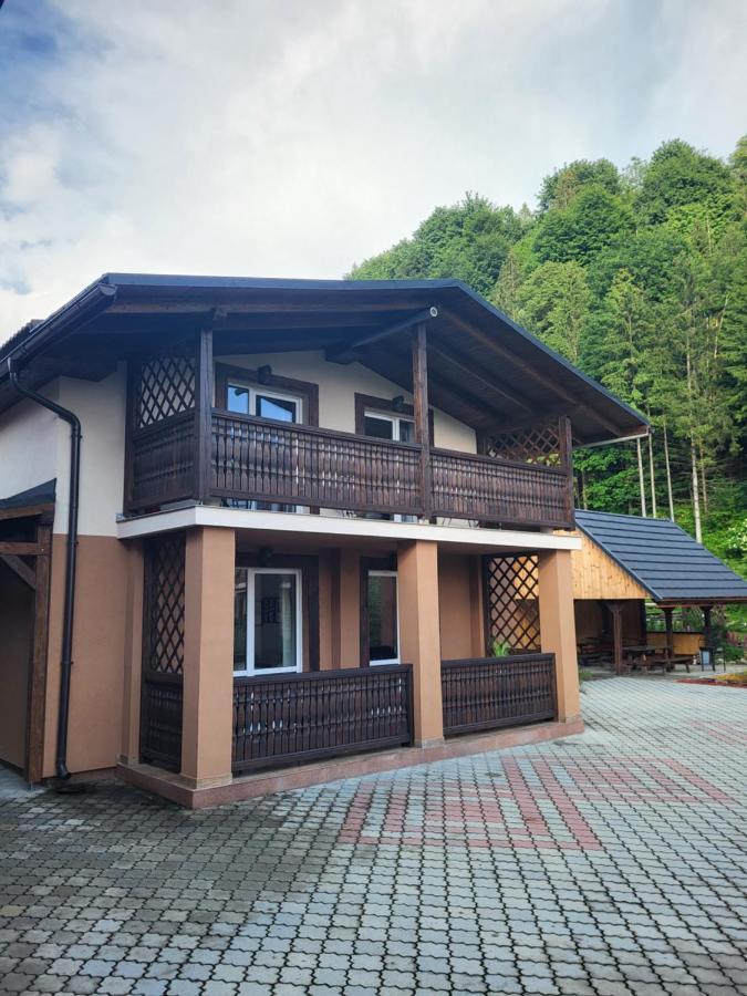 Penzion Jolla เจร์เวนี คลาชตอร์ ภายนอก รูปภาพ
